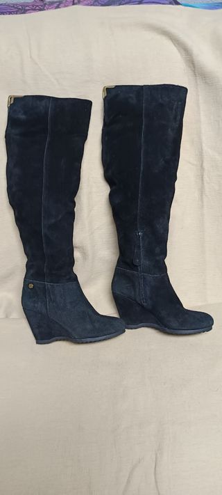 Botas Couplé de ante negras con cuña.
