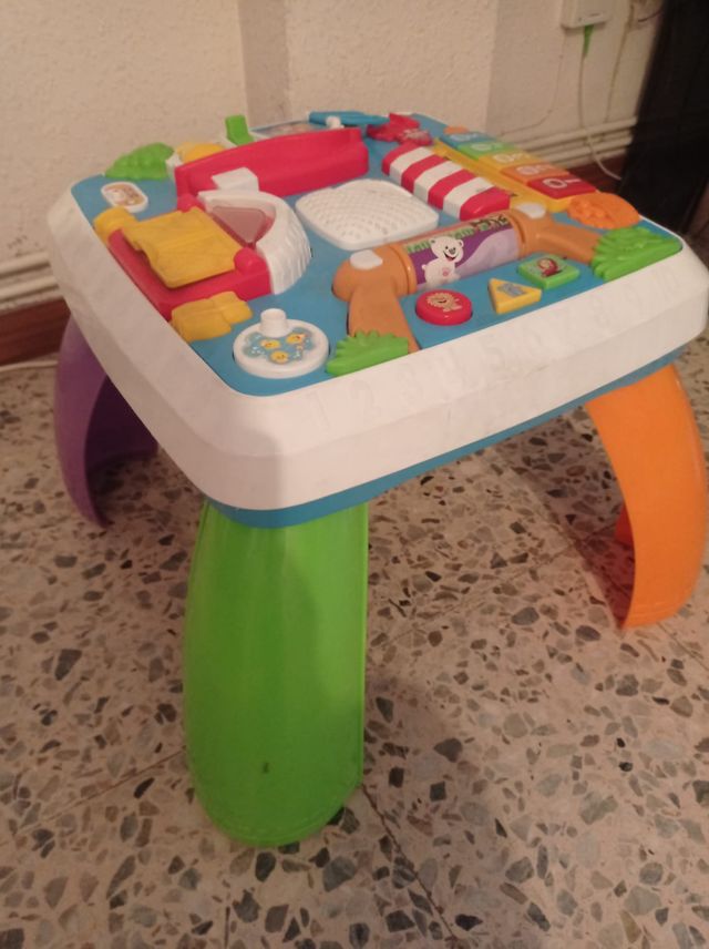 Mesa de juegos para niños