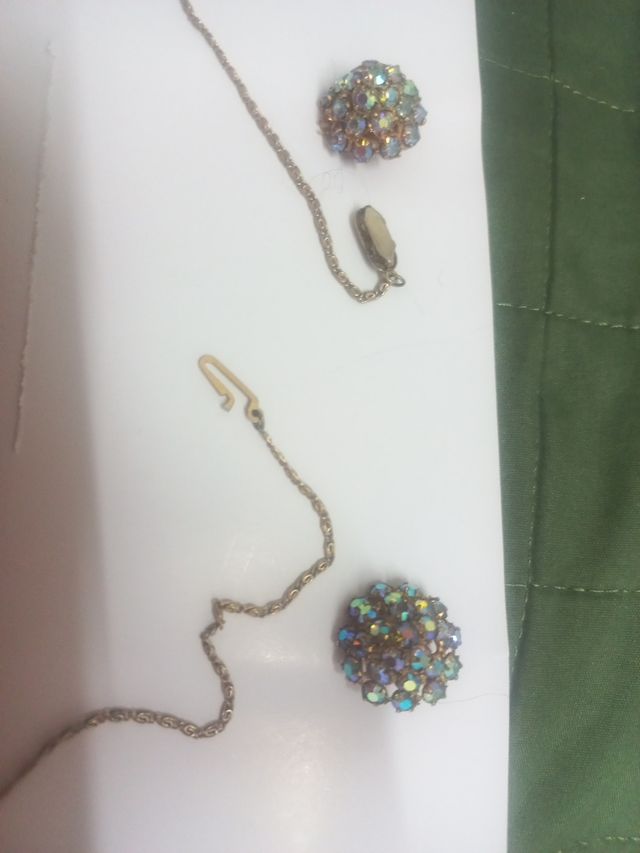 Juego de collar y pendientes