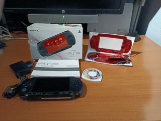 PSP-E1004 Street Prácticamente Nueva + Juego