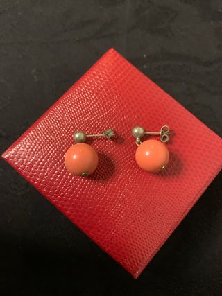 Pendientes antiguos coral