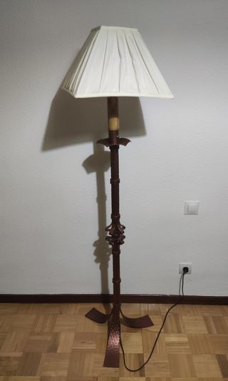Lampara de pie