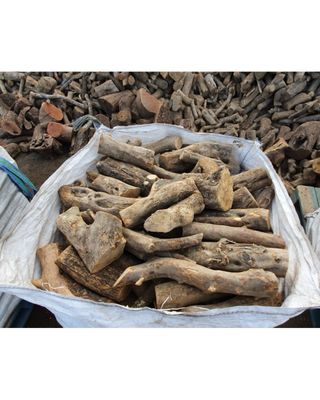 Leña de encina seca cortados para estufas y chime