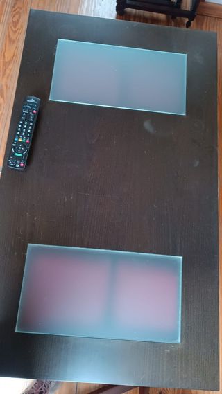 Mesa salón con taburetes