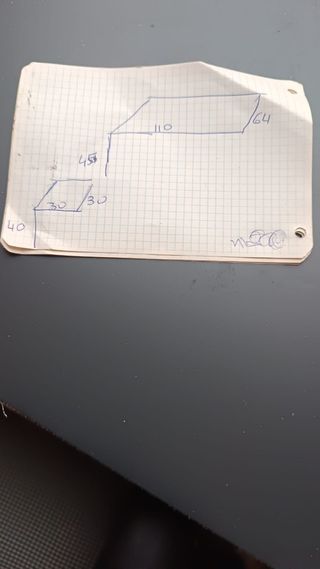 Mesa salón con taburetes