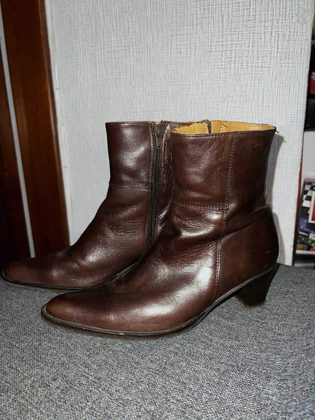 BOTAS DE PIEL MARRON BELÉN GONZALO EL CORTE INGLÉS