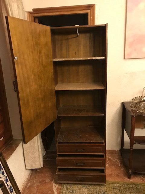 Mueble bar castellano, amplio, baldas y cajones