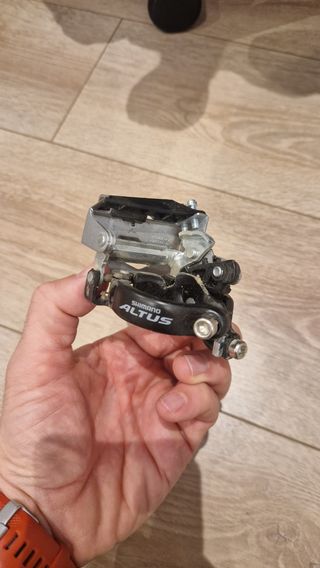 Desviador delantero Shimano Altus