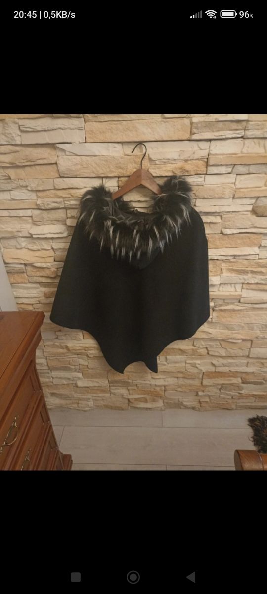 Elegante Capa poncho con pelo