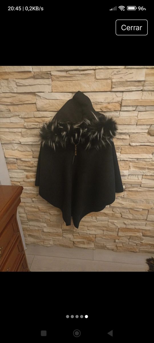 Elegante Capa poncho con pelo