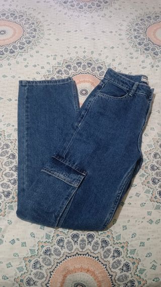 Vaquero cargo Bershka 