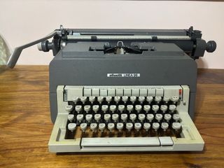 Maquina esquibir Olivetty