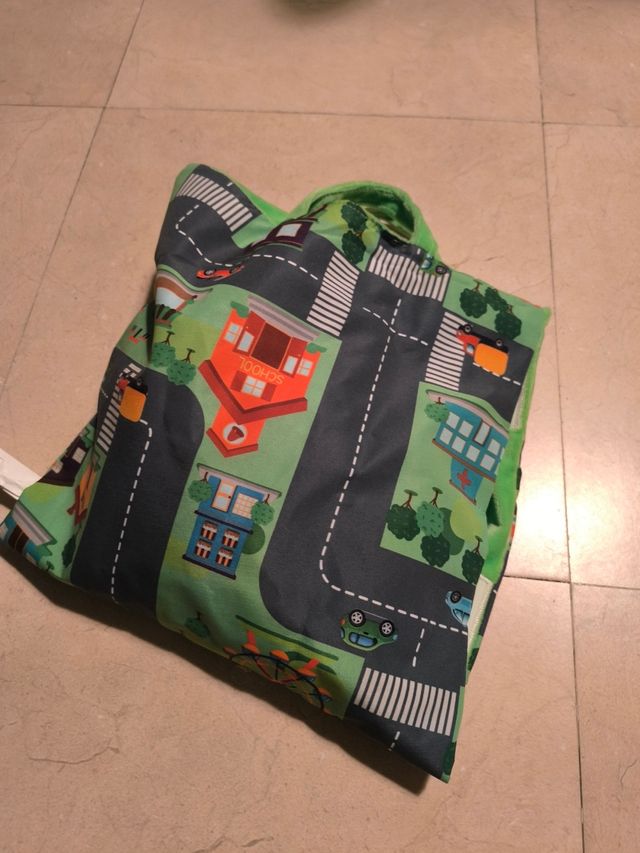 Coches y tapiz de carretera