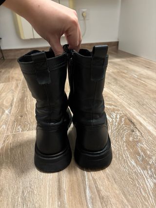 Botines negros de cordones Zara