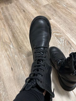 Botines negros de cordones Zara