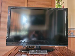 Televisor y soporte