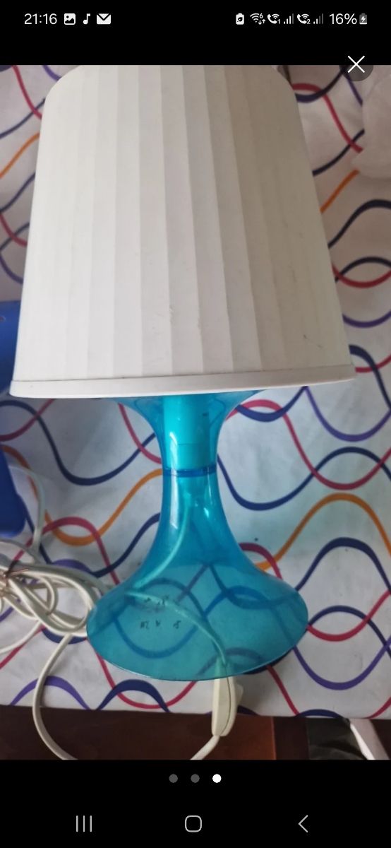 Attrezzi 1 lume ed 1 lampada a muro