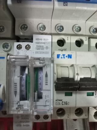 Lote: Diferenciales 16,63 amperios, temporizadores