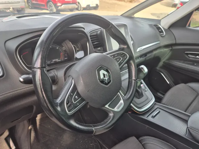 Renault Grand Scenic modelo de 2017