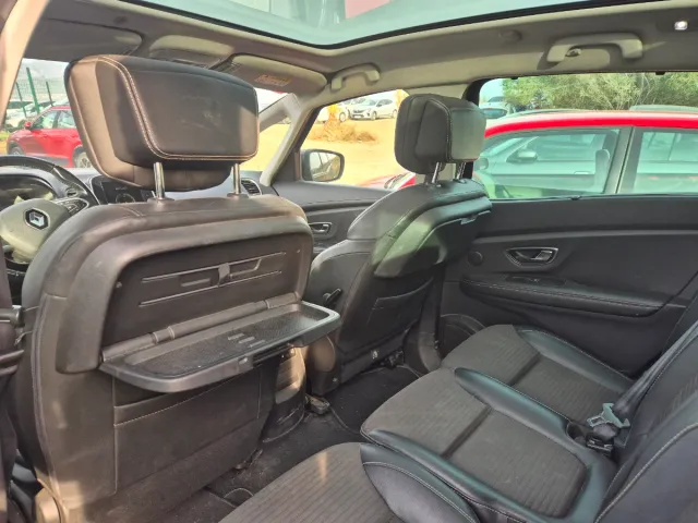 Renault Grand Scenic modelo de 2017