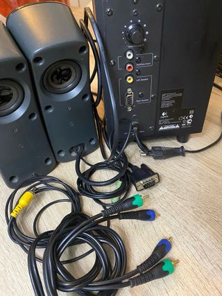 Altavoces home cinema 2.0 Logitech