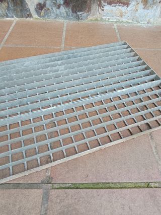 Reja suelo