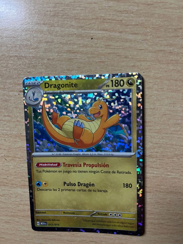 Carta pokemon Dragonite Holográfica caja