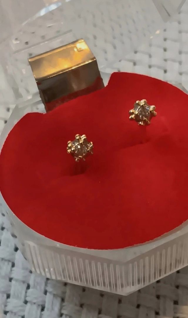 Mini pendientes de bolitas rellenas de zircon