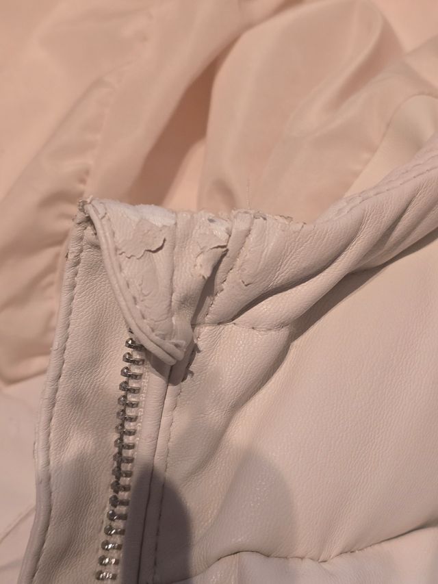 Abrigo simil piel beige