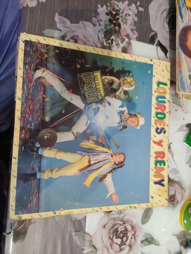 Vinilo Lourdes y remy