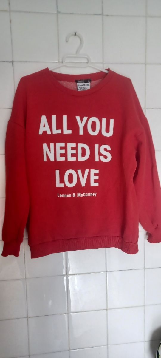 Sudadera Roja Bershka, The Beatles.