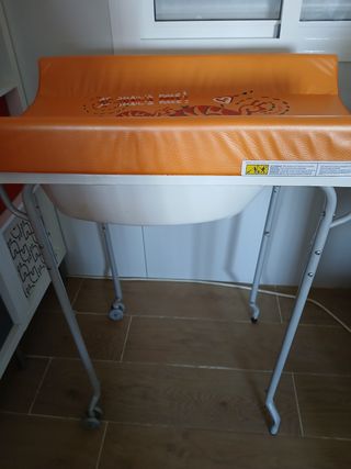 Cambiador con bañera