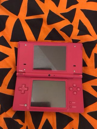 Nintendo DSi rosa