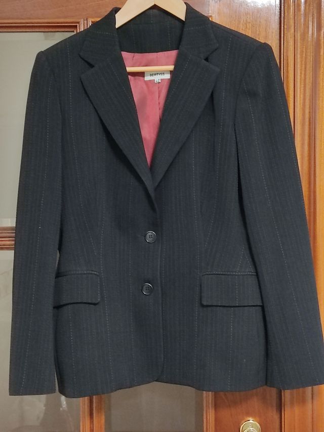 Chaqueta mujer, marca Bertyss, talla 42