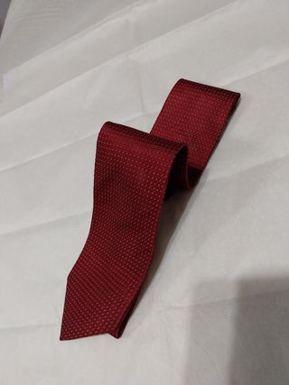 Corbata  firma Ermenegildo Zegna .