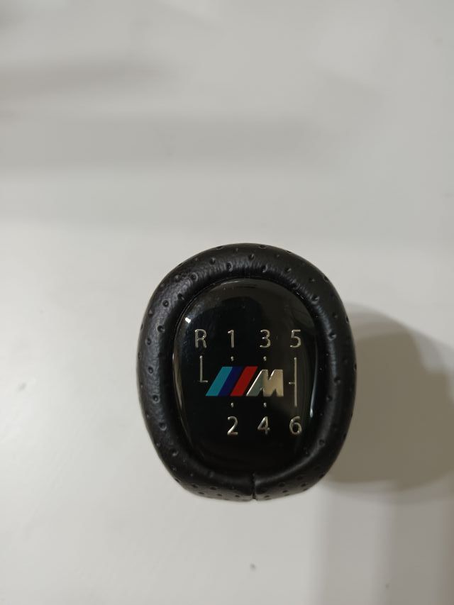 Pomo piel BMW M  6 Velocidades. Acero inoxidable