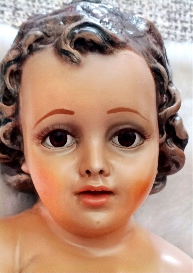 Gran figura de niño Jesús antiguo