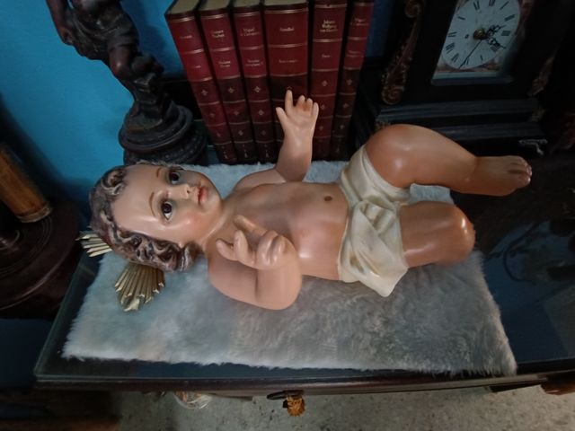 Gran figura de niño Jesús antiguo