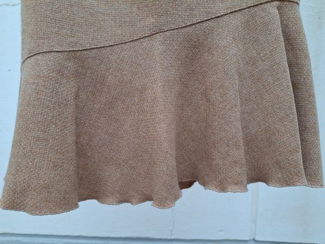 Falda T S. Medidas en descripción 