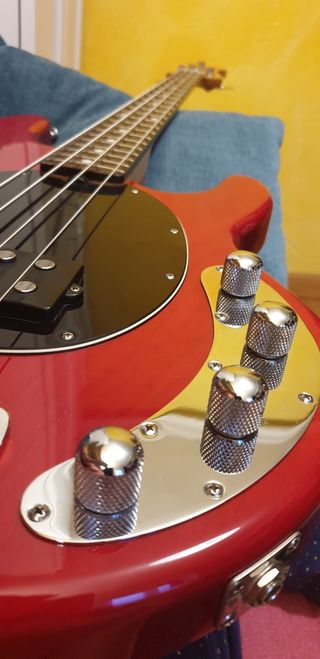 Bajo eléctrico Musicman StingRay.