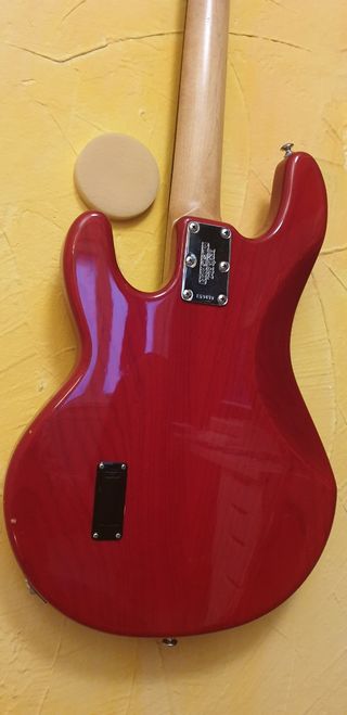 Bajo eléctrico Musicman StingRay.