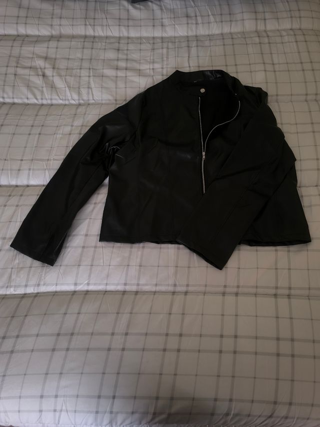 Cazadora polipiel mujer