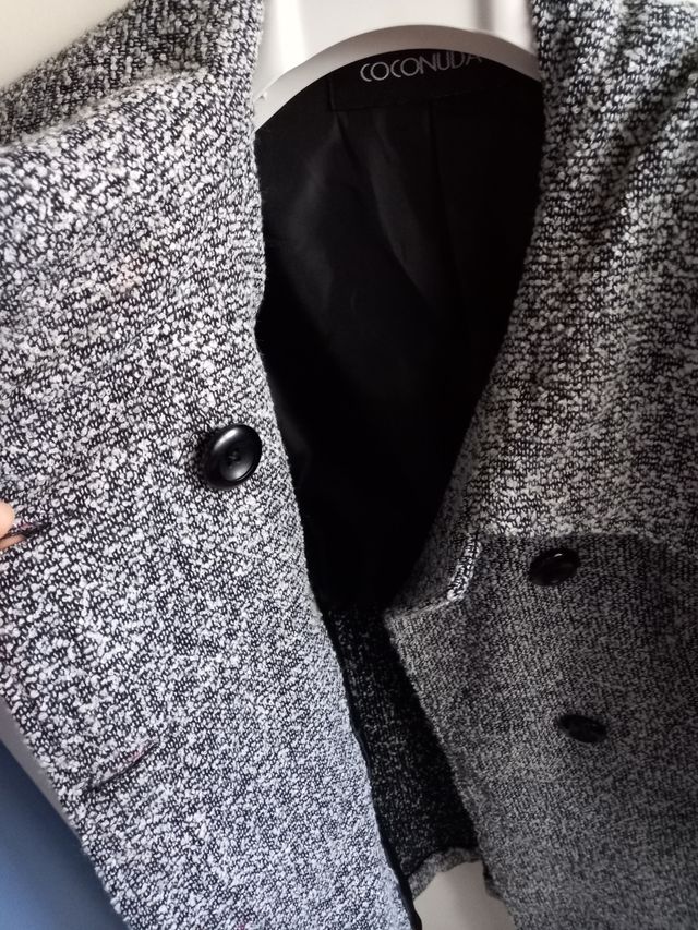 Giaccone coconuda grigio bottoni neri