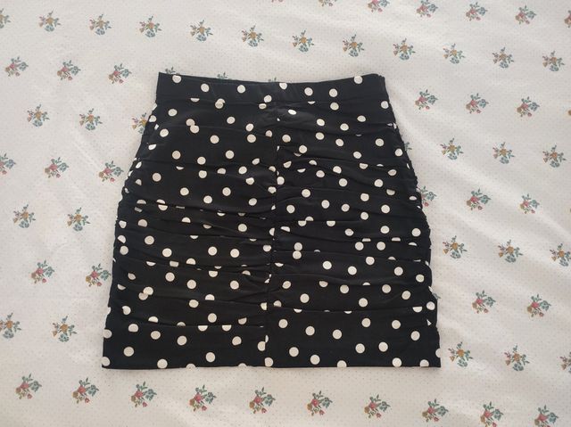 Minifalda negra con lunares