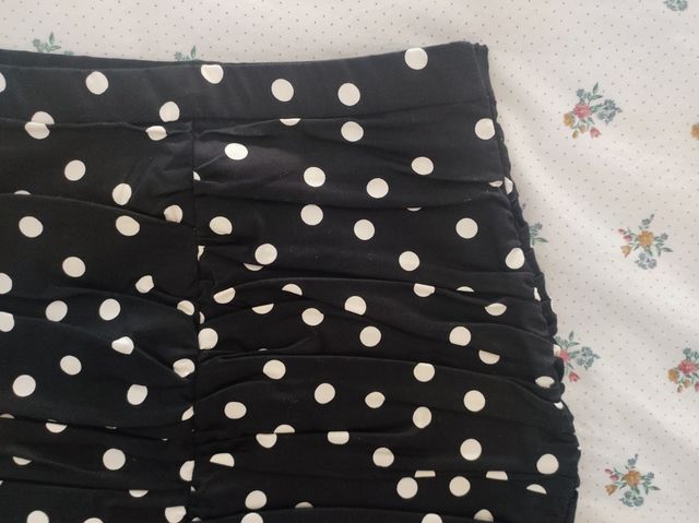 Minifalda negra con lunares