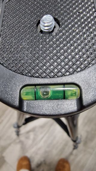 Trípode UEGOGO Q130