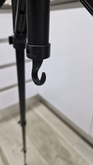 Trípode UEGOGO Q130