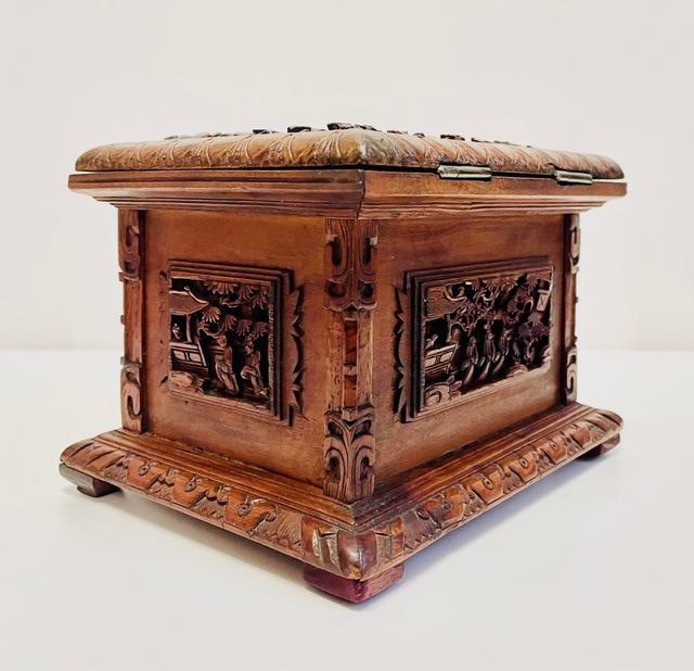 Cofanetto intagliato cinese