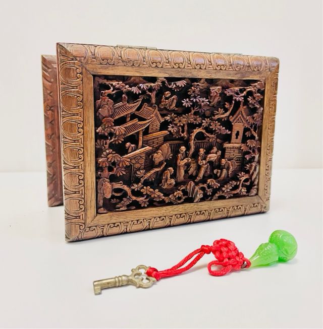 Cofanetto intagliato cinese