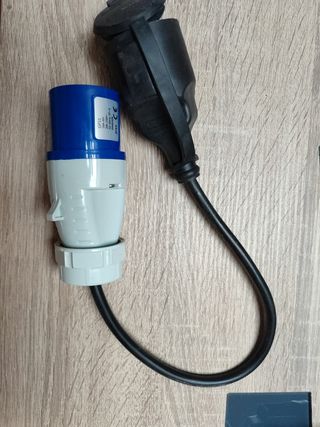 Report adaptador cable coche a caravana